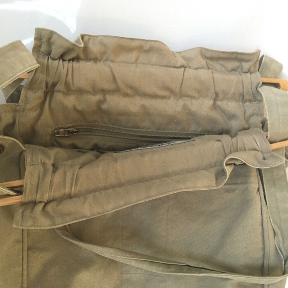 Tilley Endurables Bag Pick Pocket Proof Green Shoulder Adjustable Strap Worn - - Picture 4 of 10